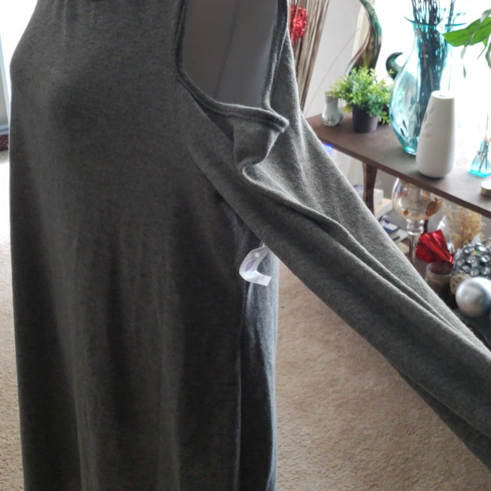 Dress - Picture 2 of 4